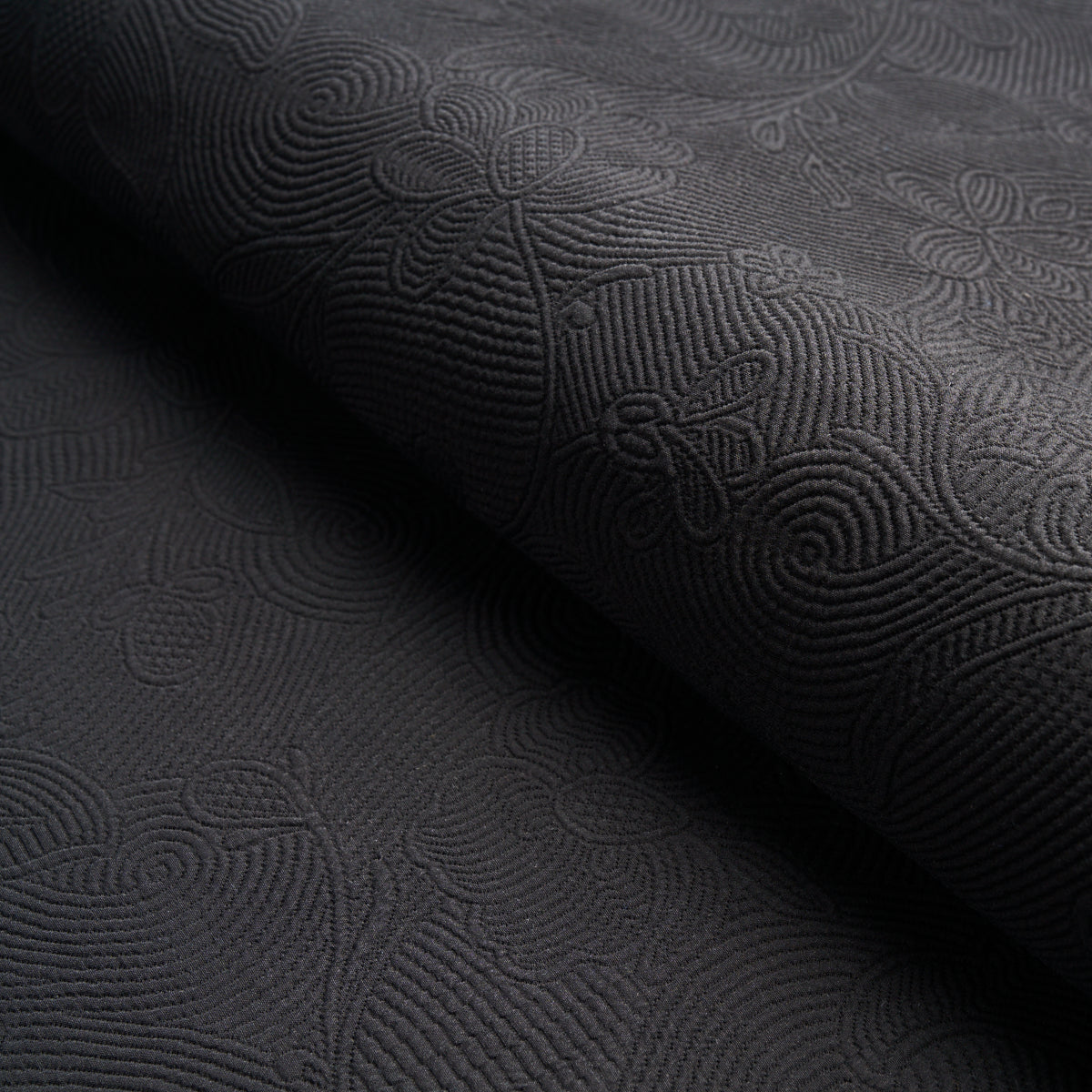 QUILTED SCROLL MATELASSÉ | Pitch Black