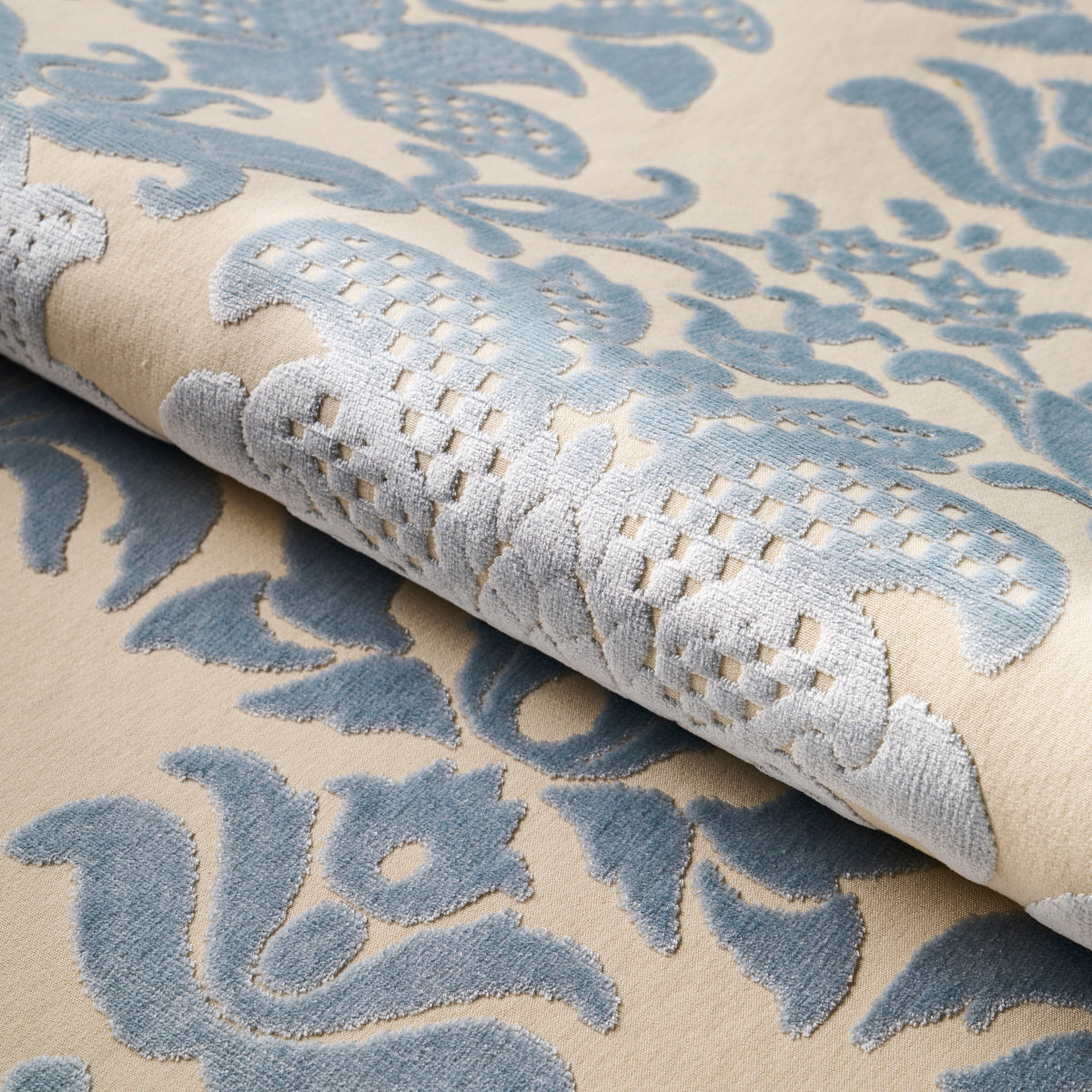 LIMBOURG DAMASK VELVET | Sky