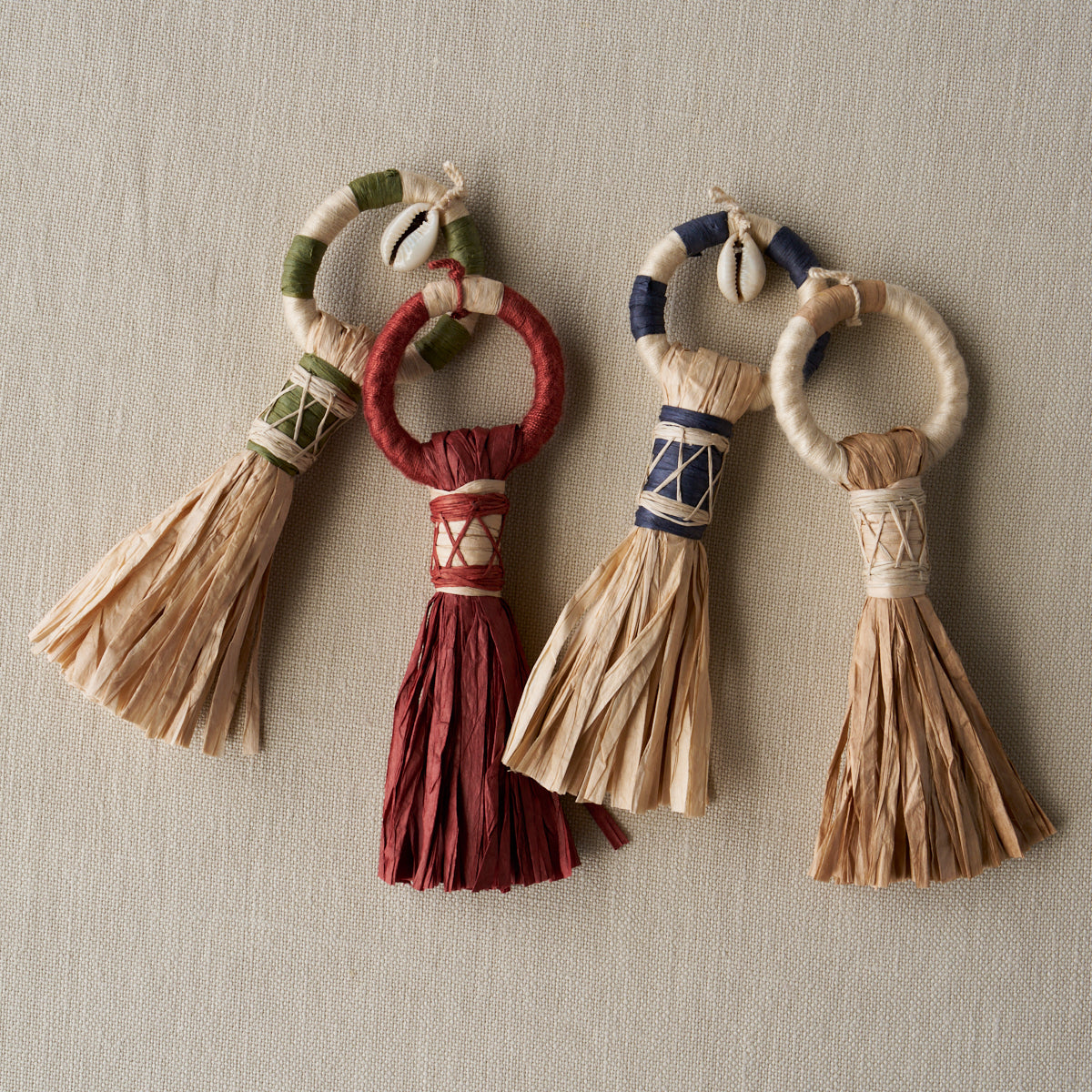 BROOM TASSEL | Natural