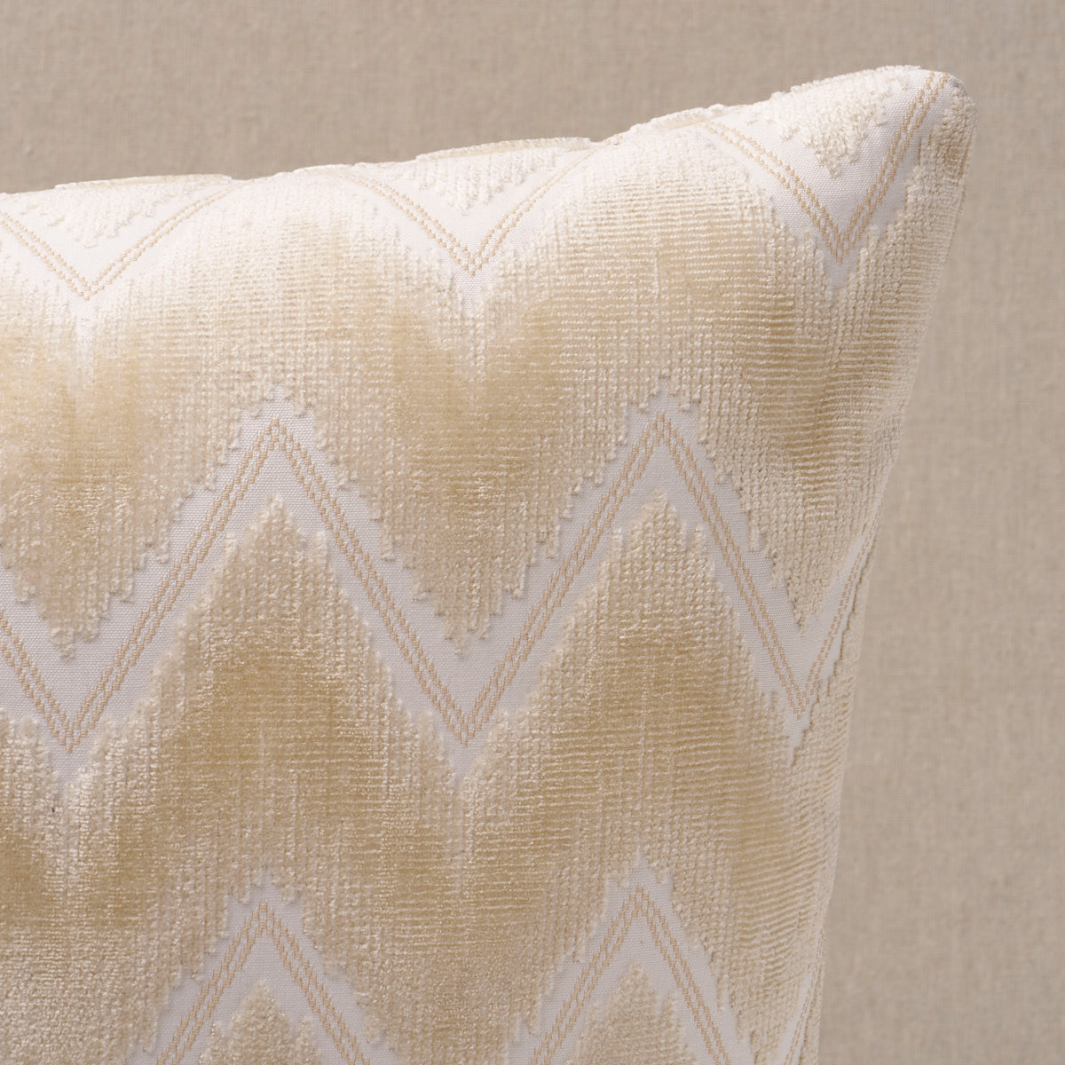 Cuscino in velluto Chevron | Champagne