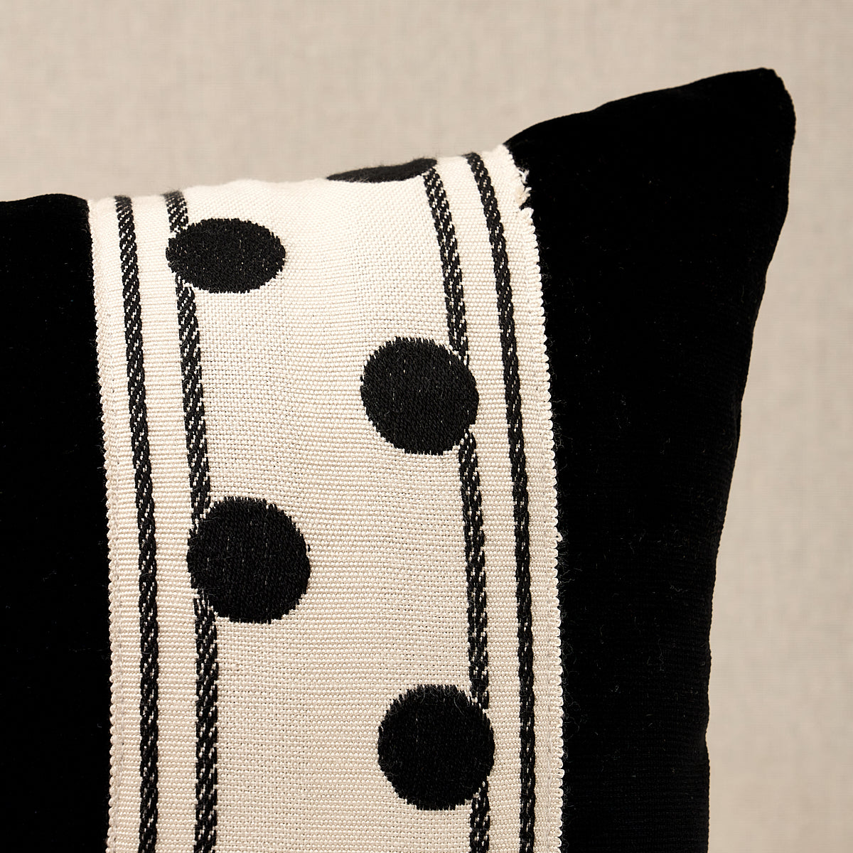 Bianca Pillow | Ivory Noir