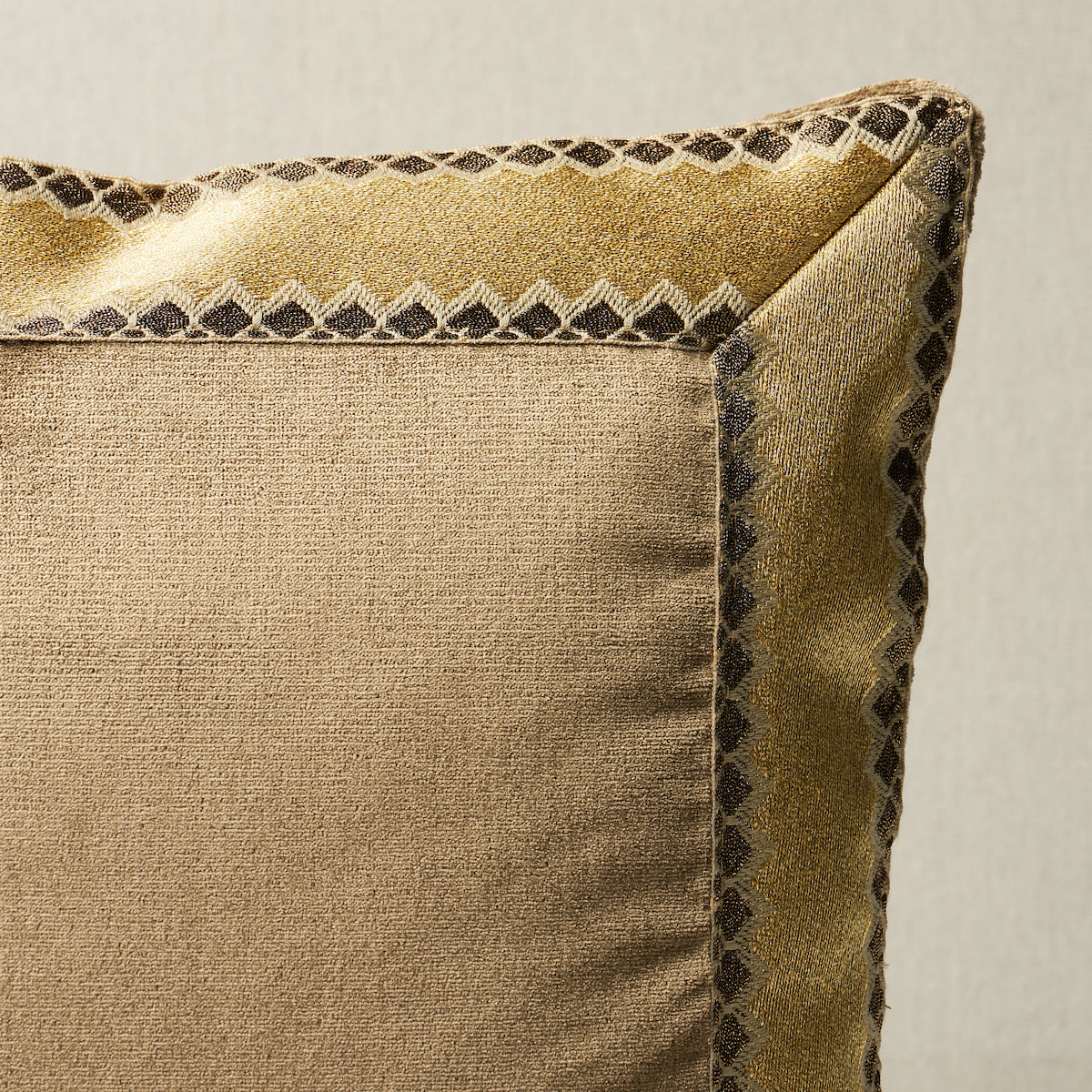 Cuscino in nastro metallico Allure | Nocciola